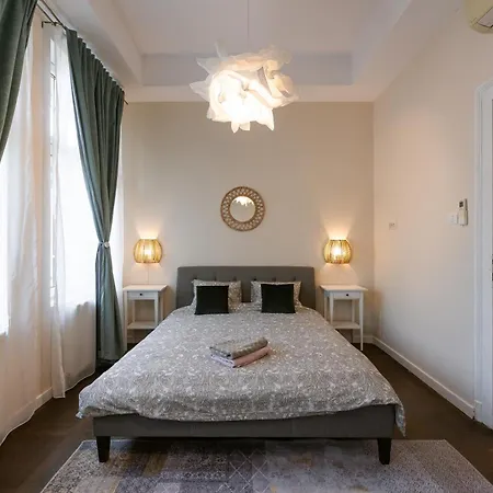 Charm - 2br