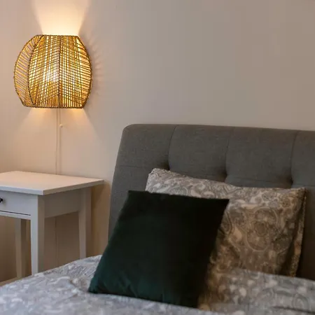 Charm - 2br *