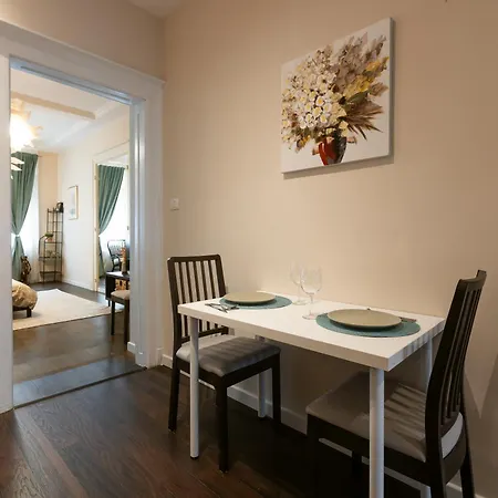 Apartment Charm - 2br