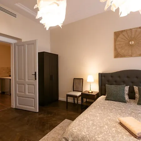 アパート Charm - 2br ティミショアラ