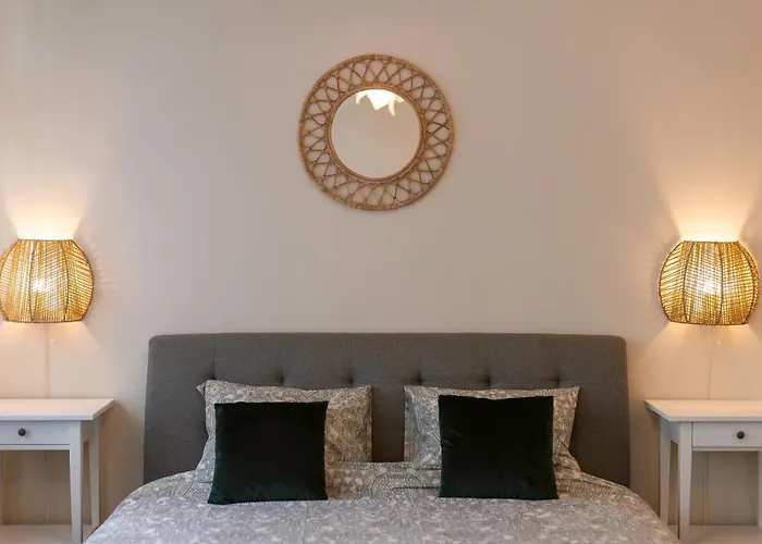 Charm - 2br Apartment *