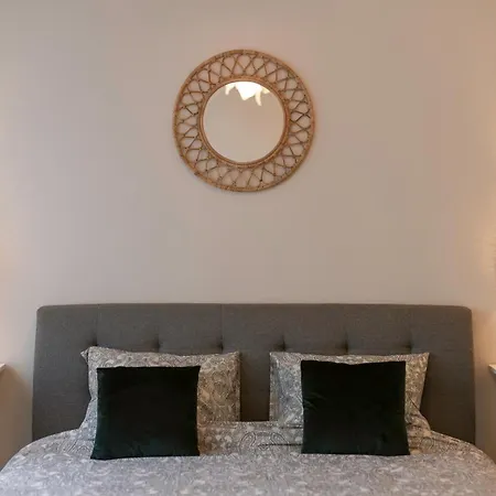 Charm - 2br Lägenhet *