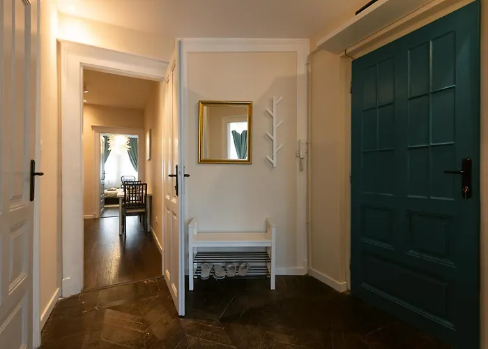 Charm - 2br Lägenhet