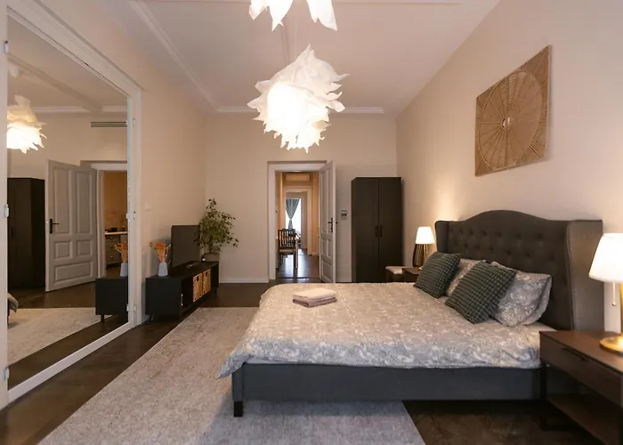 Charm - 2br Lägenhet *