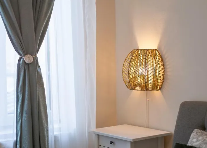 Charm - 2br Lägenhet